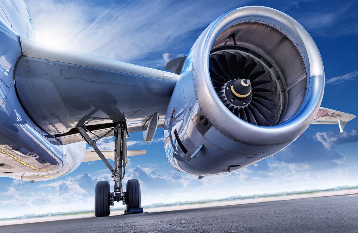 Plane engine dustless blasting in the aerospace industry