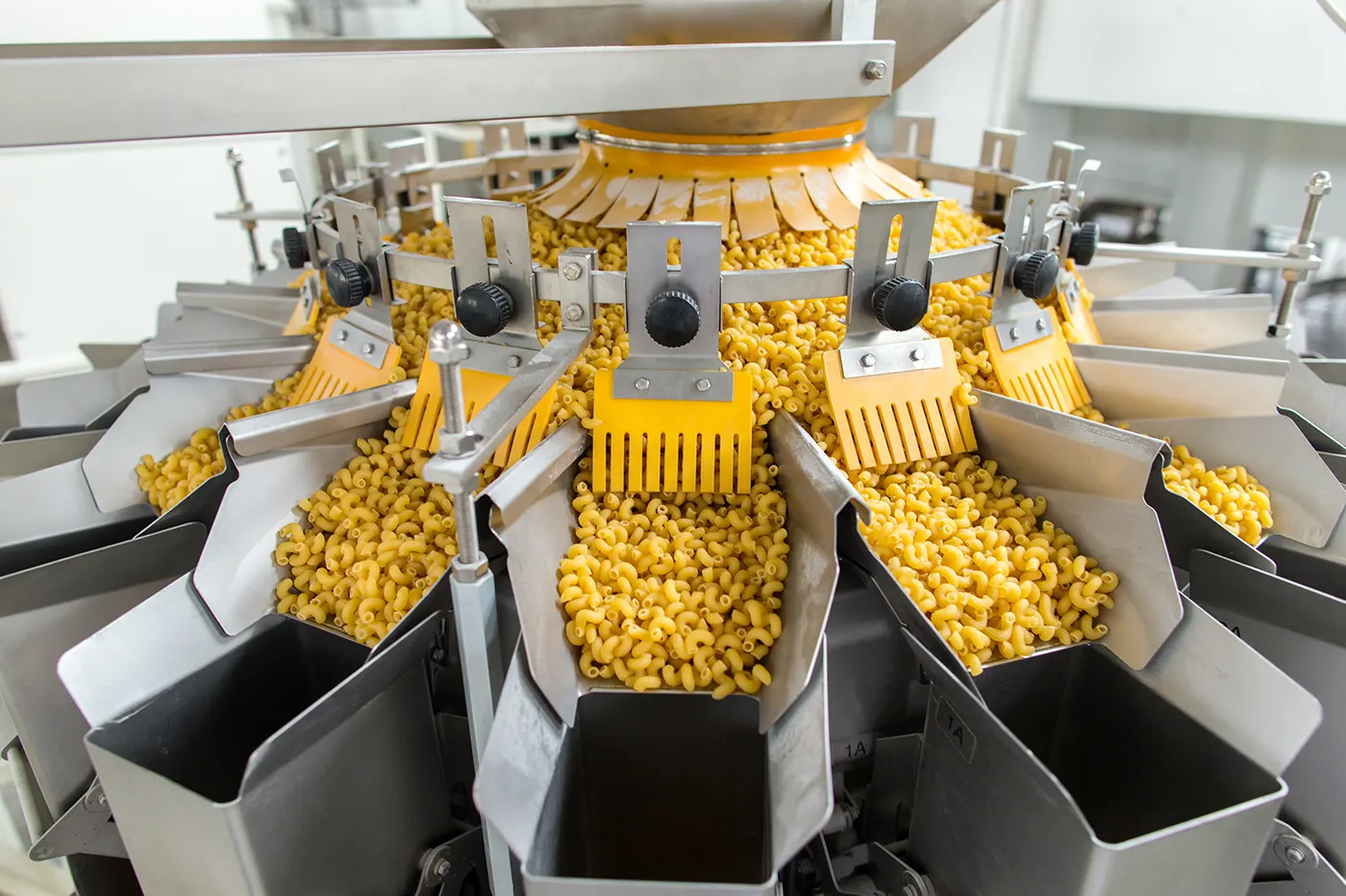 How Dry Ice Blasting Ensures Cleanliness in Food Processing